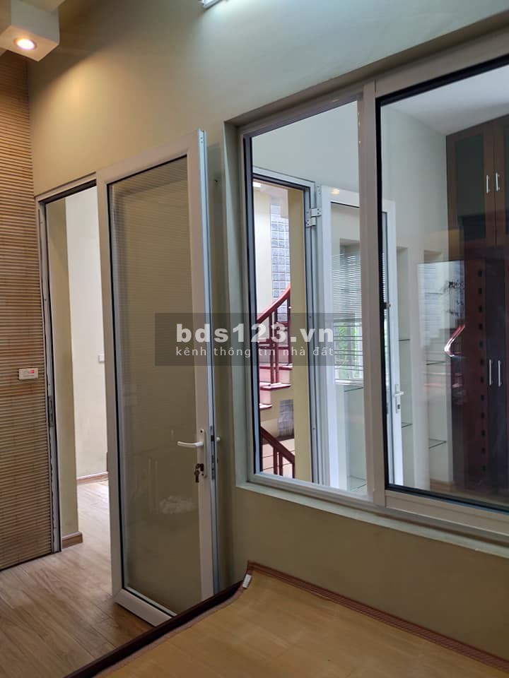 Bán nhà phố Trường Lâm, Long Biên, 35m2, 4 Tầng, nhỉnh 3 tỉ, gara, thiết kế đẹp
