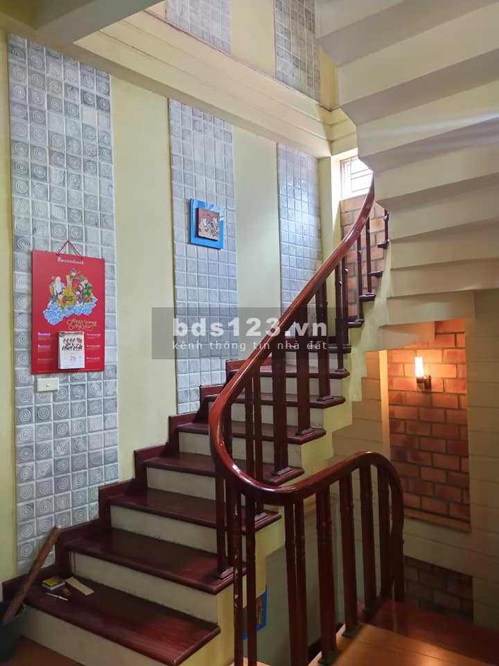 Bán nhà phố Trường Lâm, Long Biên, 35m2, 4 Tầng, nhỉnh 3 tỉ, gara, thiết kế đẹp