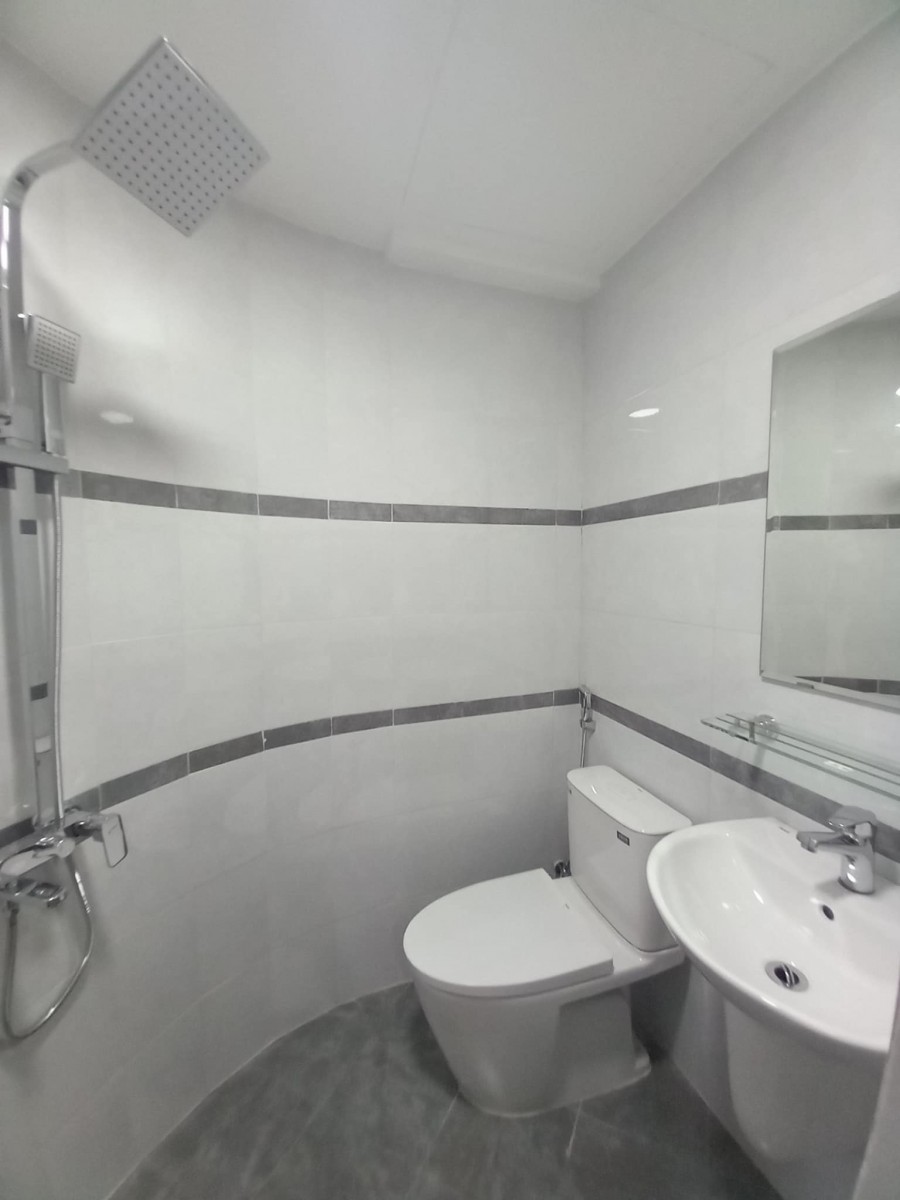 Mặt phố Láng Hạ dt 90m2 vỉa hè 5m, kinh doanh cực đỉnh giá 340tr/m2 tiện ích ngập tràn