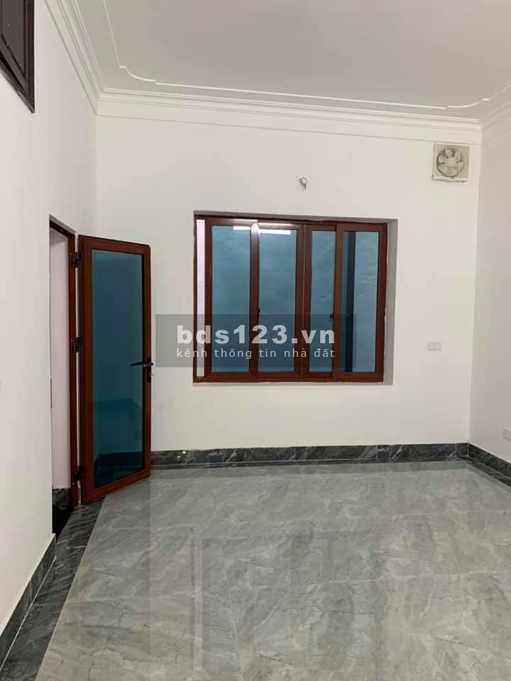 Nhà hiếm bán Hoàng Hoa Thám, ô tô đỗ cửa, kinh doanh tốt, dân trí cao, sổ đỏ chính chủ
