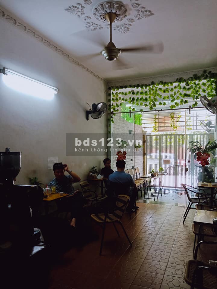 Bán nhà dt 50m2, 5 tầng phố Trần Quốc Hoàn, lô góc thoáng 2 mặt thoáng, ngõ ô tô tránh