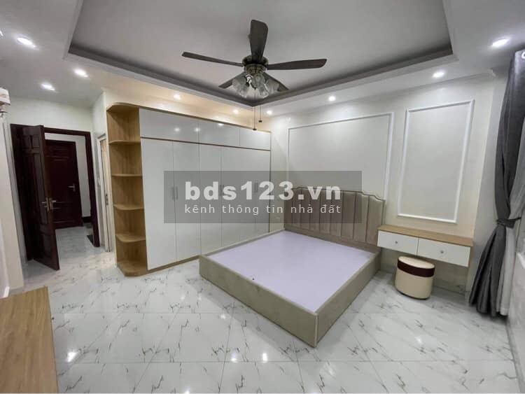 Nhà phố Tây Sơn, Đống Đa dt 45m2, 4 tầng, đẹp trung tâm, ô tô 30m, giá bán 4,1 tỷ