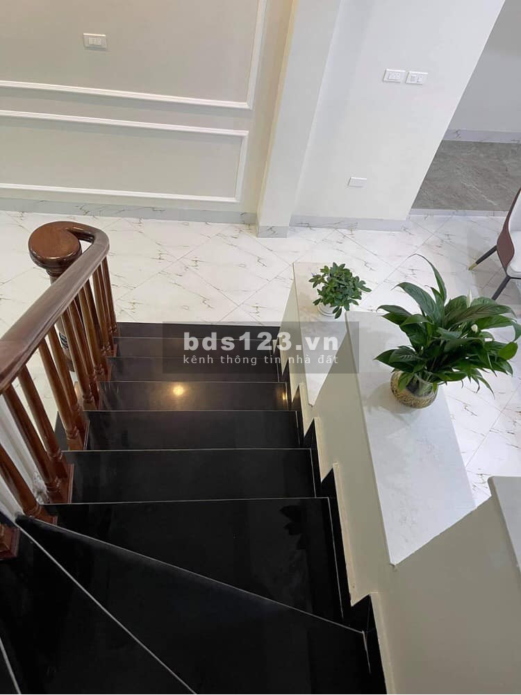 Nhà phố Tây Sơn, Đống Đa dt 45m2, 4 tầng, đẹp trung tâm, ô tô 30m, giá bán 4,1 tỷ