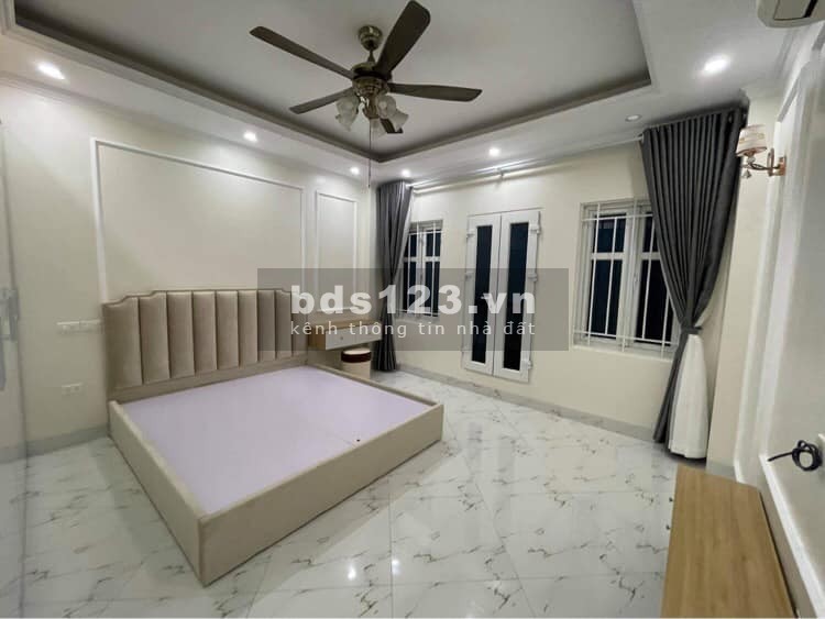Nhà phố Tây Sơn, Đống Đa dt 45m2, 4 tầng, đẹp trung tâm, ô tô 30m, giá bán 4,1 tỷ