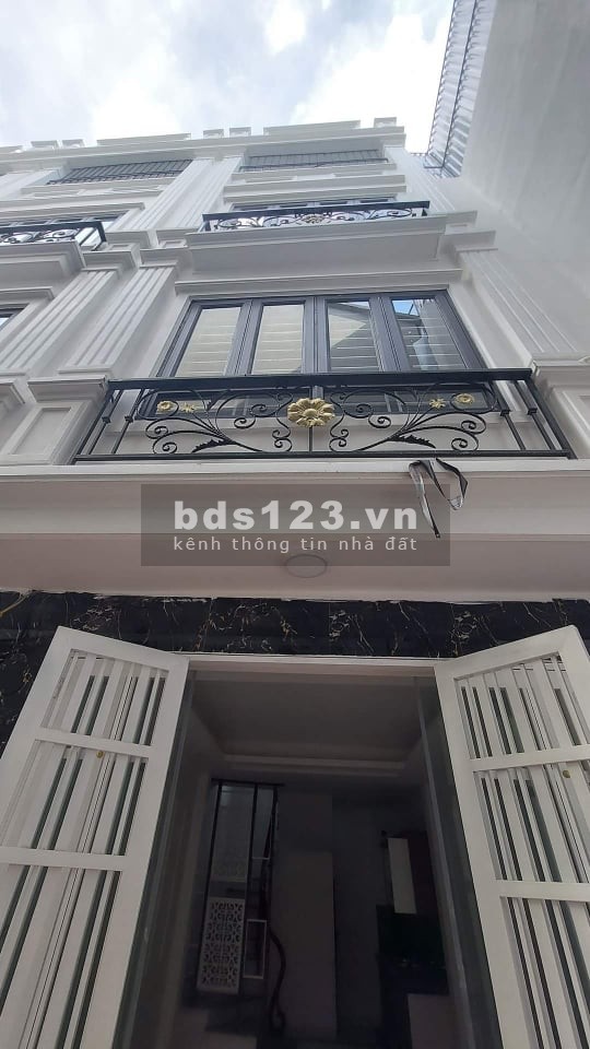 Bán nhà Đường mới Tứ Hiệp Thanh Trì ô tô đỗ dt 35m2, 5 tầng, giá chỉ 2.8 Tỷ