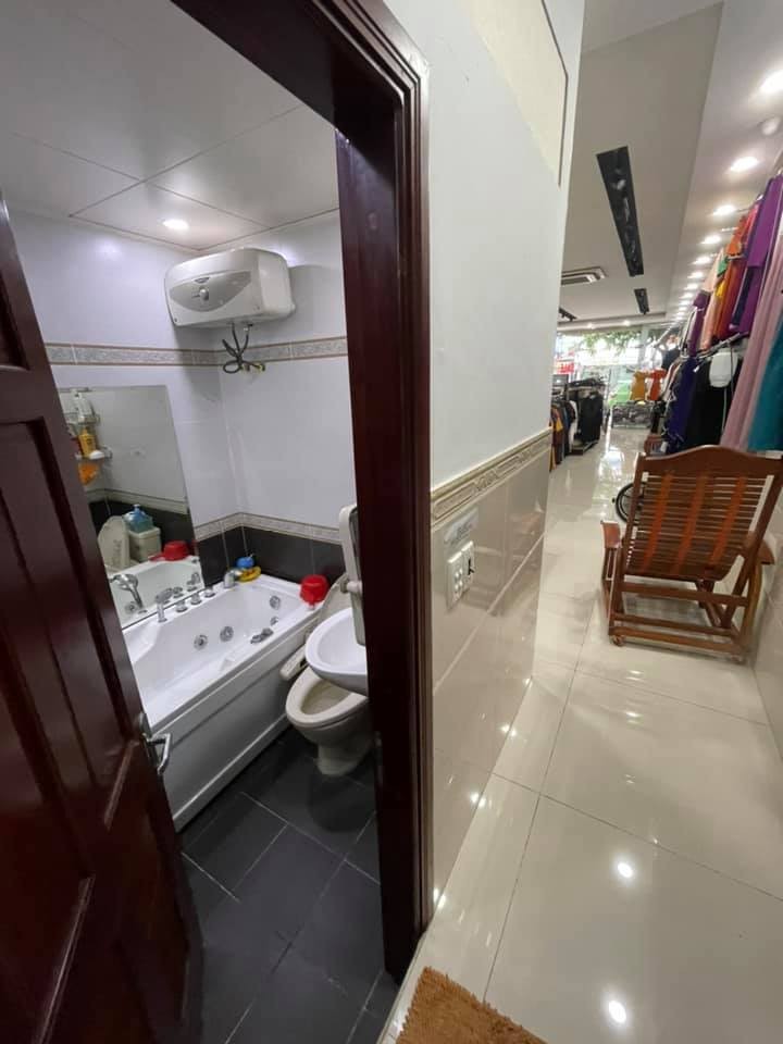 Kinh Doanh Buôn Bán mặt tiền 38 Lý Phục Man, dt 130m2, 3 lầu, gía bán 17 tỷ