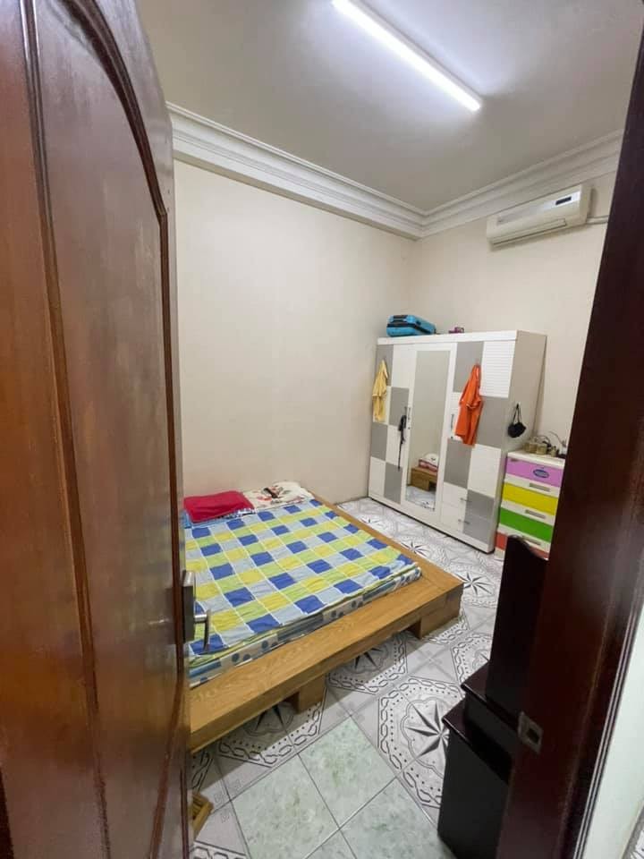 Kinh Doanh Buôn Bán mặt tiền 38 Lý Phục Man, dt 130m2, 3 lầu, gía bán 17 tỷ