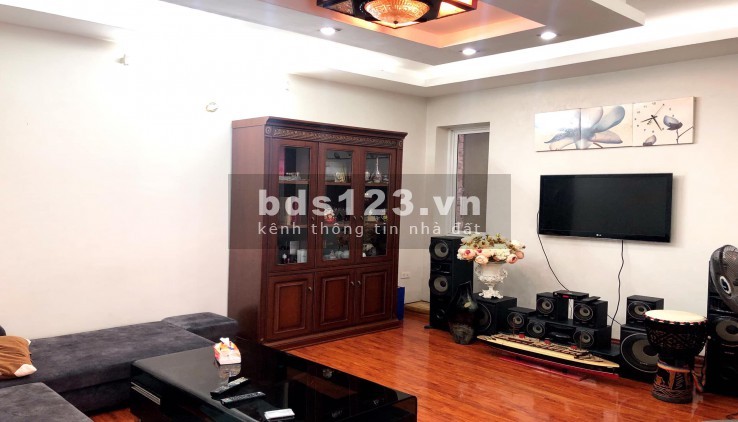 Nhà Sân vườn Thái Hà ở ngay diện tích sử dụng 59m2 giá bán 4.7 tỷ