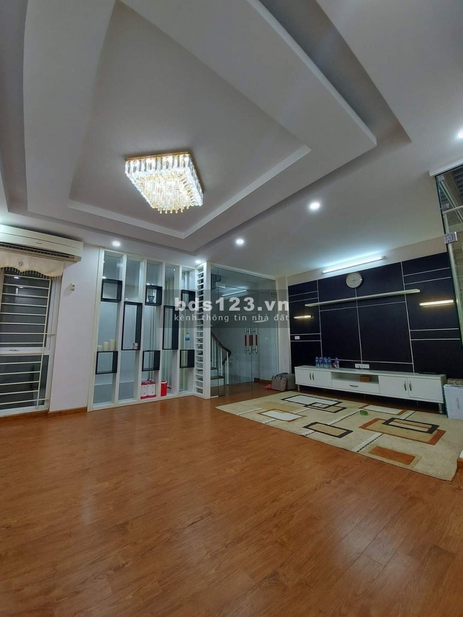 Bán nhà Thanh Xuân Nguyễn Trãi, 4 tầng dt 32m2, ô tô đỗ cửa, giá 3.98 tỷ, lhcc