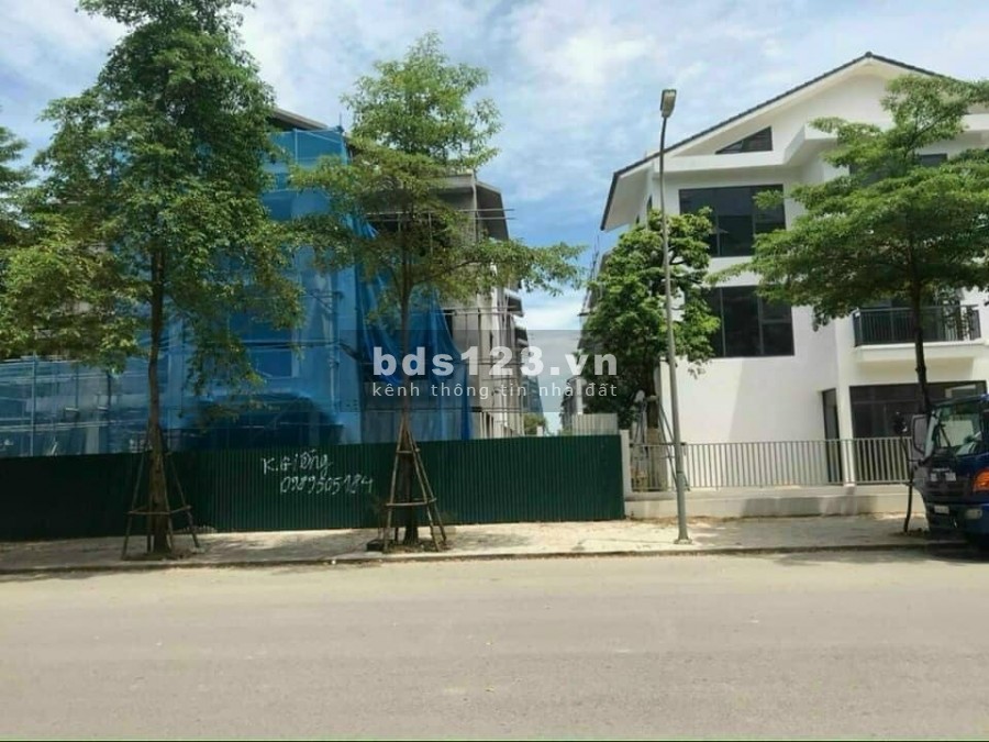 Biệt thự Sol Lake Villa Dương Nội - Hà Đông, sân vườn rộng, đối diện công viên giá 60tr/1m2