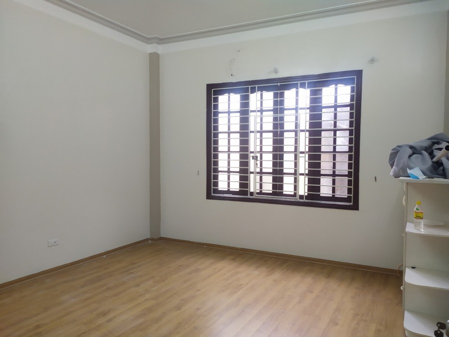 Nhà mặt ngõ kinh doanh, diện tích rộng, mặt tiền khủng, dt 45m2, bán nhà Khương Đình