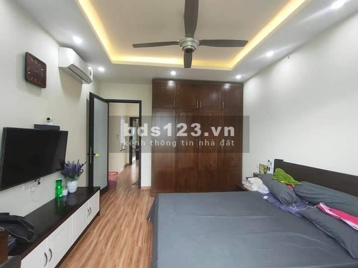 Cần bán gấp nhà mùa dịch Tư Đình, Long Biên, dt 45m, 5 tầng giá bán 33.5 tỷ, ô tô đỗ cửa