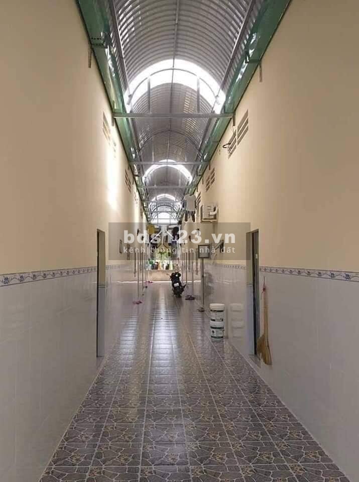 Vợ Chồng tôi về quê ở hẳn nên cần bán lại dãy trọ 300m2 (10x30m) giá rẻ, chính chủ, Gần KCN