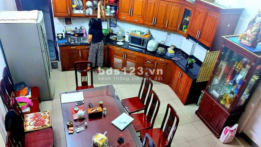 Bán nhà Doãn Kế Thiện, Cầu Giấy, dtsd 58m2, 5 tầng, mặt tiền 4.6m, ô tô đỗ cửa