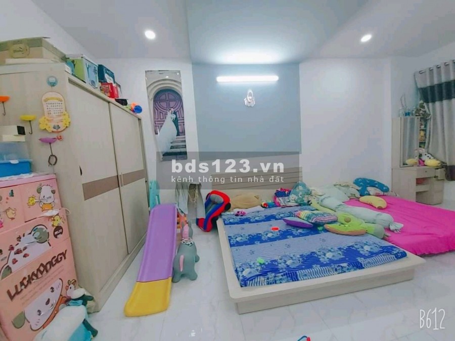Bán nhà đường Đặng Lộ Tân Bình diện tích sử dụng 45m2, 4 tầng giá chỉ 6.75 Tỷ