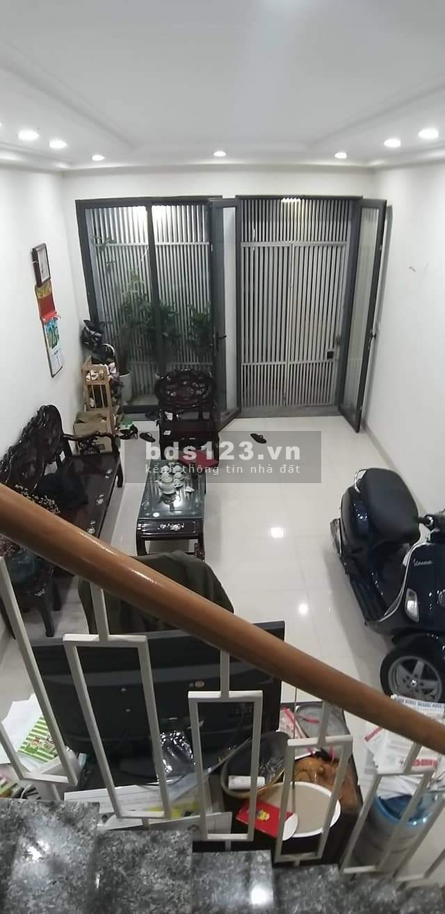 Nhà Trần cung, dien tích 43m, mặt tiền 3,6m, 3 tầng, ở ngay và lun, sổ sạch đẹp