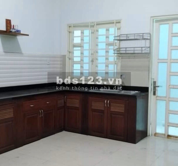 Gấp bán nhà 3 tầng dt 99m2 Bành Văn Trân, Quận Tân Bình, giá chỉ 4 tỷ 500