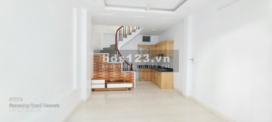 Cần bán lại căn nhà 4 tầng x32m2 tại Đa sỹ - Hà Đông cách đg ô tô cách nhà 50m. Lh 0984672007