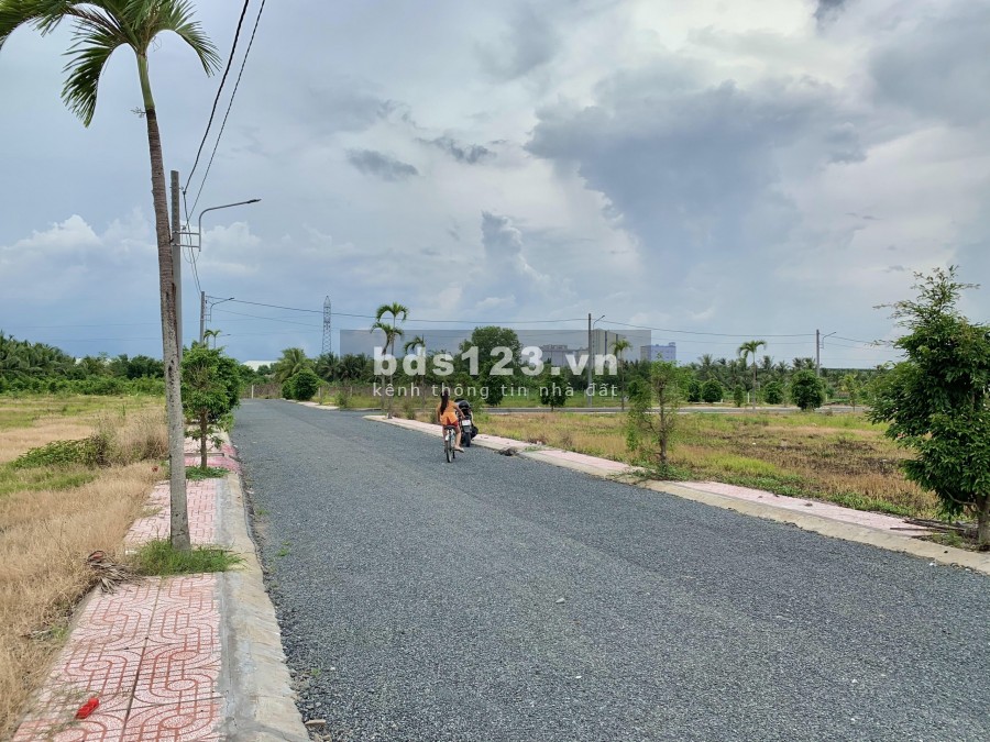 Cần bán 100m2 thổ cư đất liền kề khu công nghiệp Tân Hương Tiền Giang giá 6tr/m2