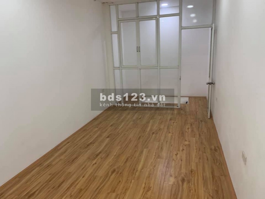 Bán nhà nguyên căn 3 tầng Trương Định, mt 8m, tiện ích đầy đủ, giá chỉ 1.654 tỷ