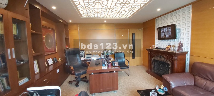 Chính chủ bán biệt thự mặt phố Lạc Long Quân 120mx4T Tây Hồ 0969040000