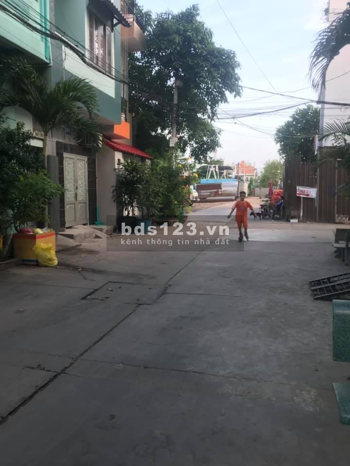 Bán nhà Vườn Lài, Tân Phú, hẻm 5m, 4 tầng, 70m2, 5 tỷ. LH: 0772695942