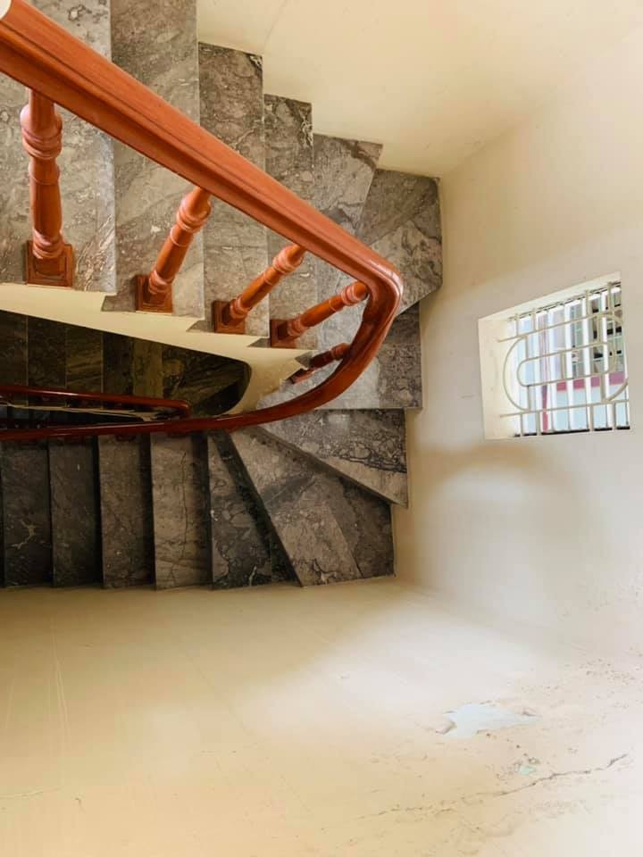 Bán nhà Kim Giang Thanh Trì 40m 4 tầng chỉ nhỉnh 3 tỷ ngõ nông ô tô đỗ cửa lô góc 2 thoáng