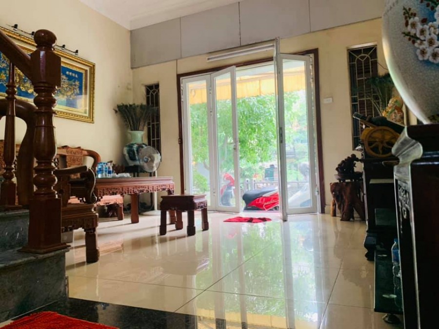 Bán nhà Kim Giang Thanh Trì 40m 4 tầng chỉ nhỉnh 3 tỷ ngõ nông ô tô đỗ cửa lô góc 2 thoáng
