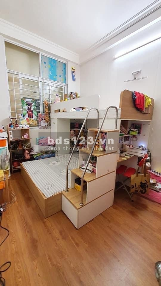 Nhà bán đường Láng 50m 5 tầng mt 4.5m giá bán chỉ 4.8 tỷ Quận Đống Đa