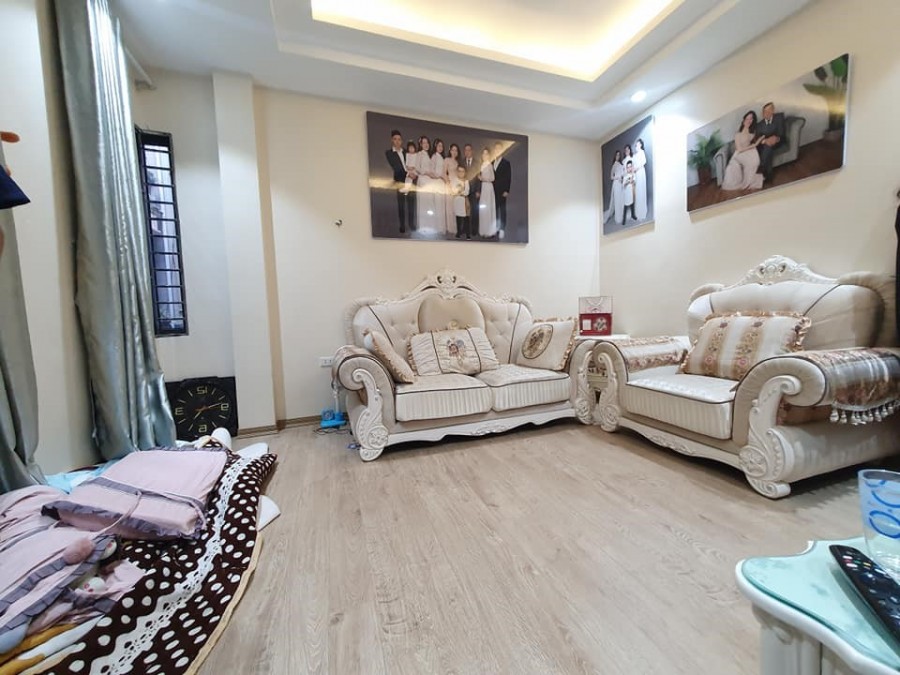 Bán nhà ngox 180 Nguyễn Lương Bằng, Đống Đa, vài nhà ra phố, dt 45m2, giá 4.5 tỷ