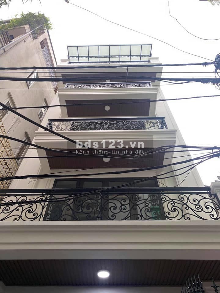 Hàng xóm Lạc Trung diện tích 50m2, 3 tầng oto đỗ cửa giá chỉ 3.2 tỷ