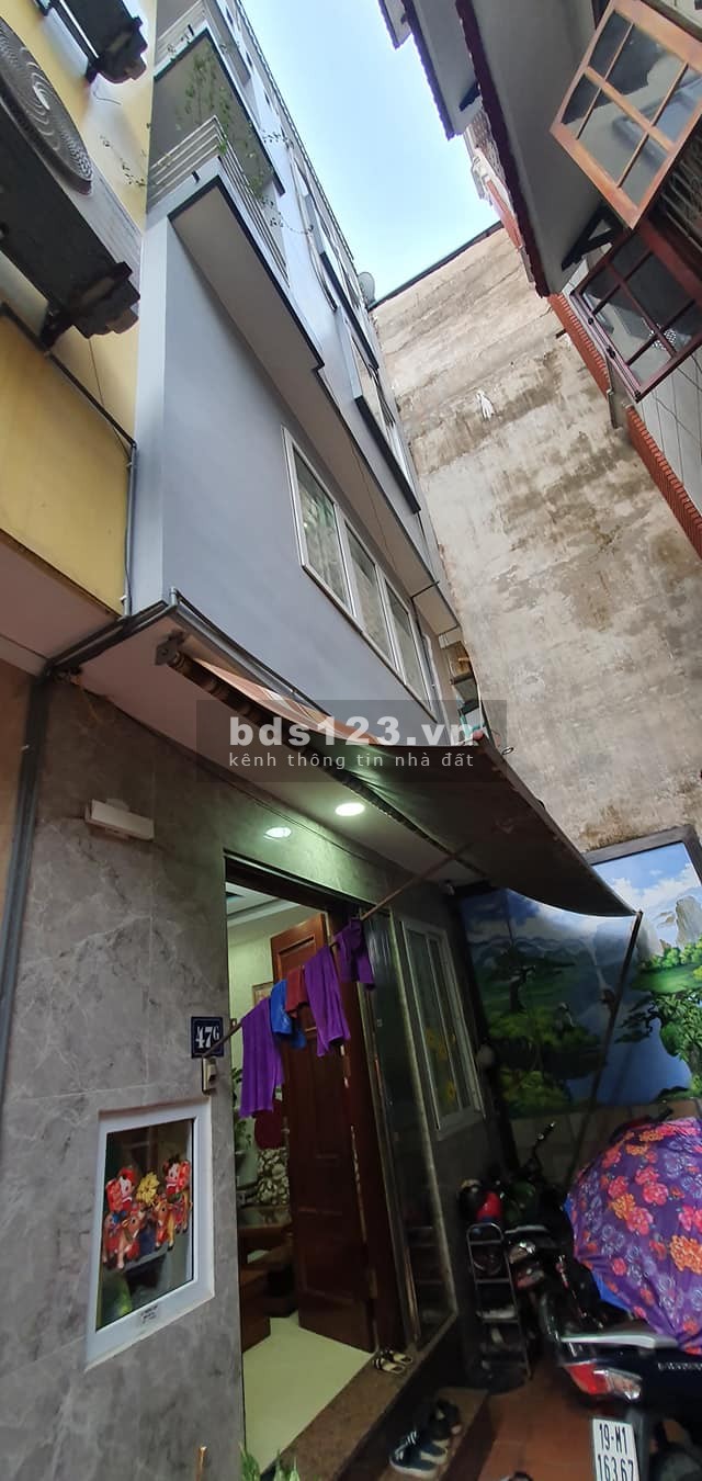Bán nhà nguyên căn Mai Dịch, Phạm Văn Đồng, dt 32m2, 5 tầng, mt 4.7m, giá 3.56 tỷ, lh 0975513371