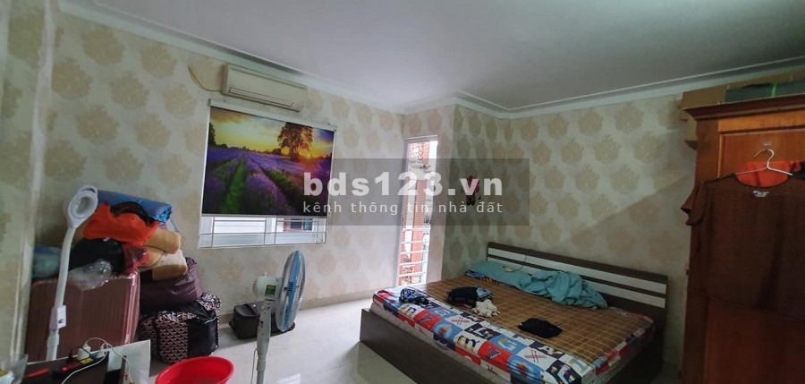 Bán nhà nguyên căn Mai Dịch, Phạm Văn Đồng, dt 32m2, 5 tầng, mt 4.7m, giá 3.56 tỷ, lh 0975513371