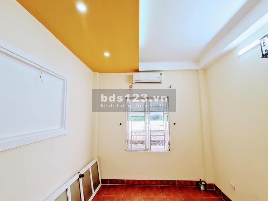 Kim Giang mặt ngõ kinh doanh, ô tô qua nhà 5 tầng diện tích 41m2 giá 4 tỷ 3