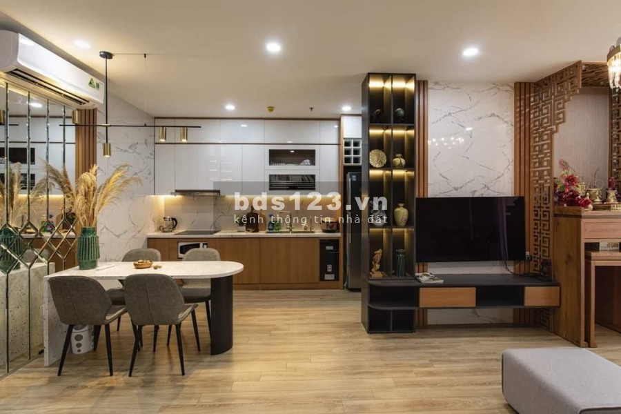 Bán nhà 75m2 phố Mai Anh Tuấn phong cách biệt thự, nội thất tiền tỉ, vài bước mặt hồ