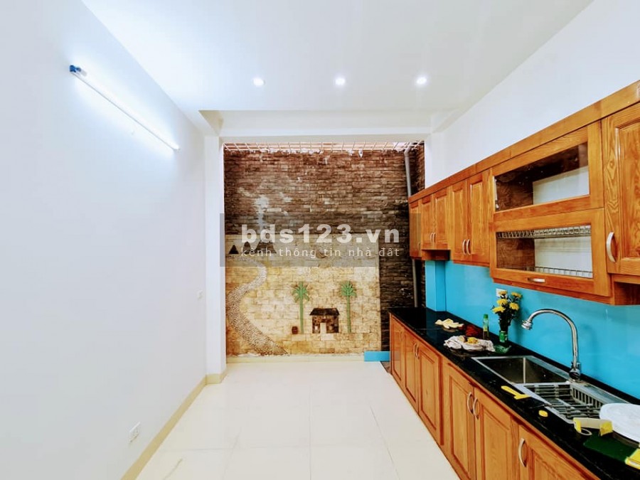 Kim Giang mặt ngõ kinh doanh, ô tô qua nhà 5 tầng diện tích 41m2 giá 4 tỷ 3