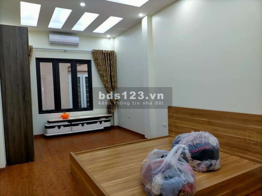 Bán Nhà Phố Thái Thịnh dt 60m2, 5 tầng giá 11 tỷ, kinh doanh tốt, phân lô, thang máy, an ninh tốt