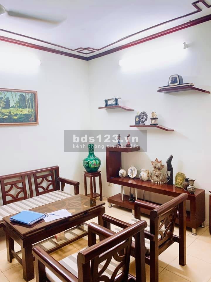 Bán nhà trung tâm Ba Đình, vị trí đẹp gần ô tô 3 bước ra hồ 3 mặt tháng, sân rộng
