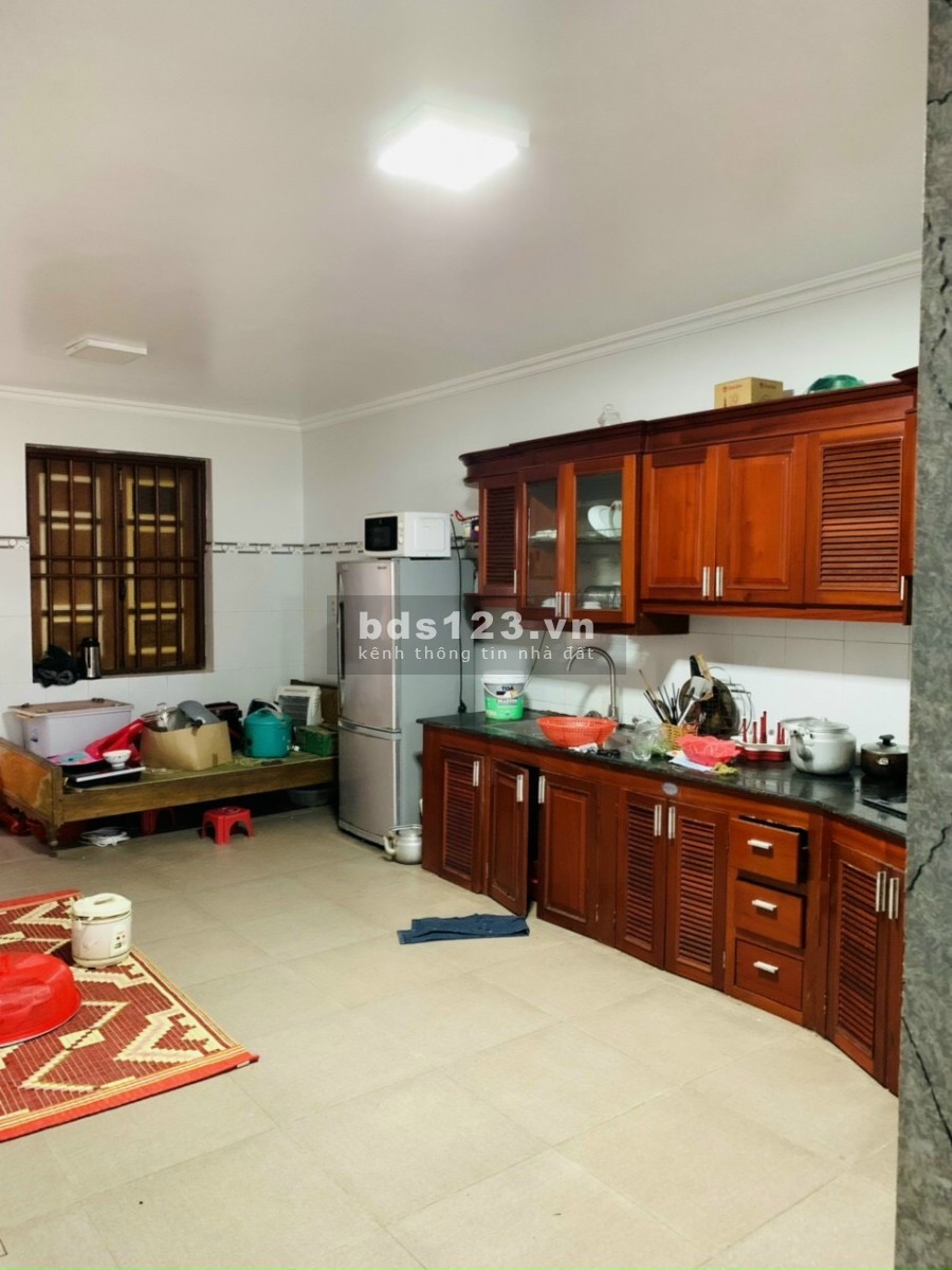 Bán nhà mặt đường đôi Phạm Văn Đồng, TP HD, 3.5 tầng, 64m2, mt 4m, 3 ngủ, gara, 3 tỷ 9