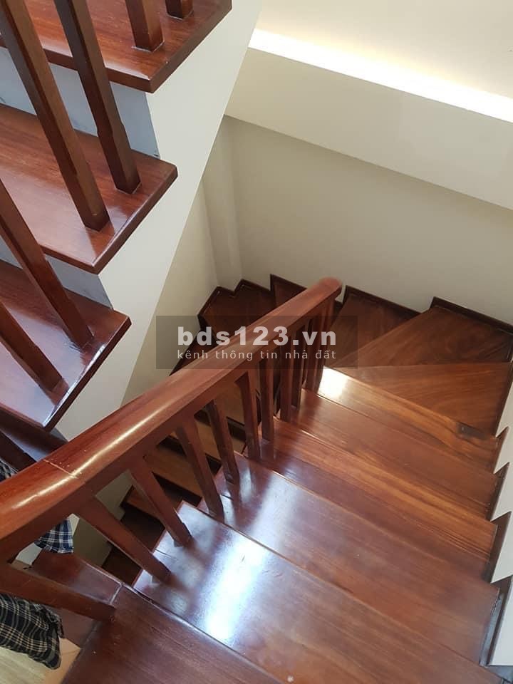 Nhà mới Ngọc Lâm, Long Biên về ở luôn, thoáng trước sau, ô tô đỗ cửa
