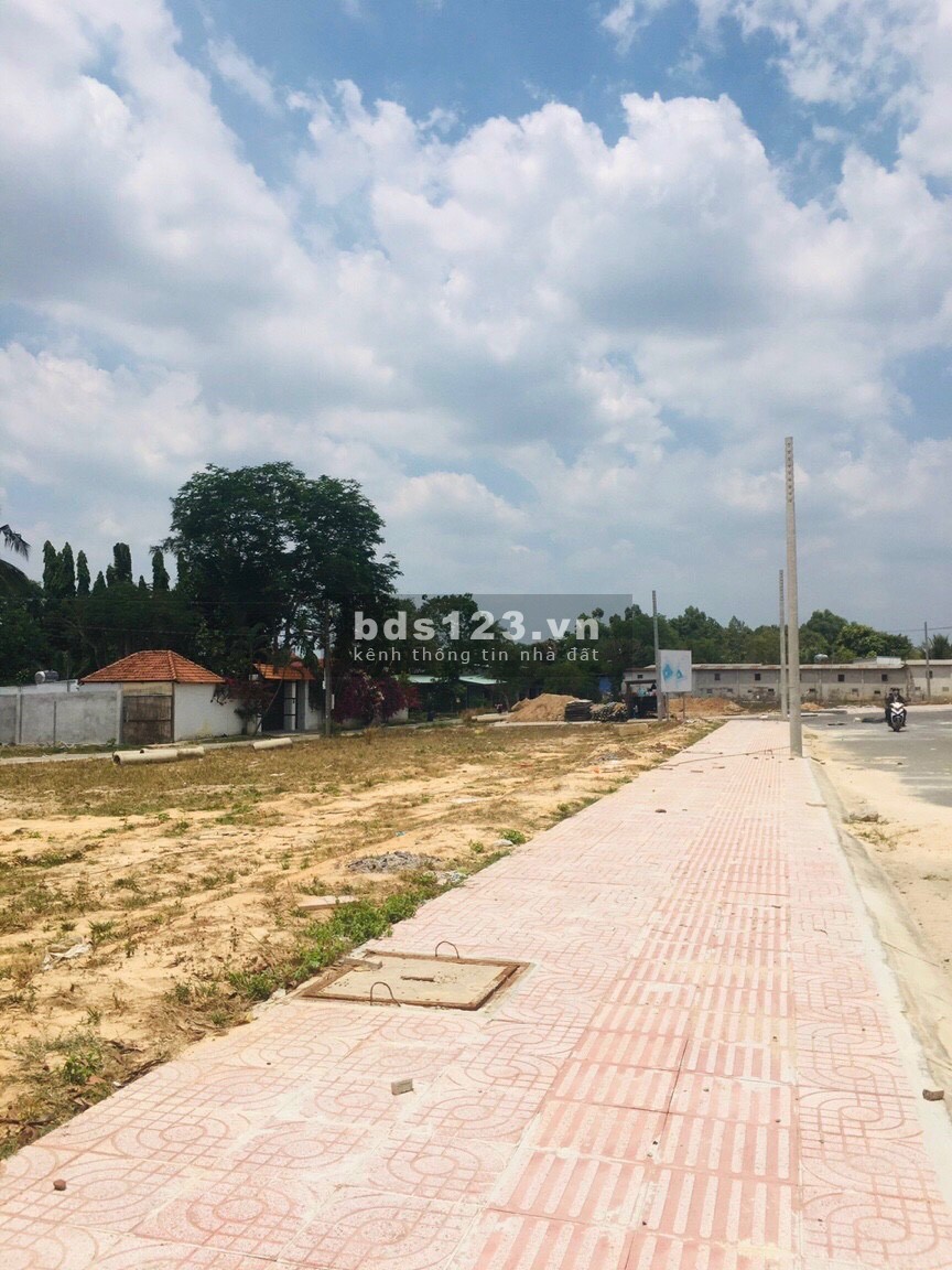 Long Thành giá bán 17tr/m2 sổ hồng riêng, ngã tư Lộc An Chợ Mới Long Thành 1km