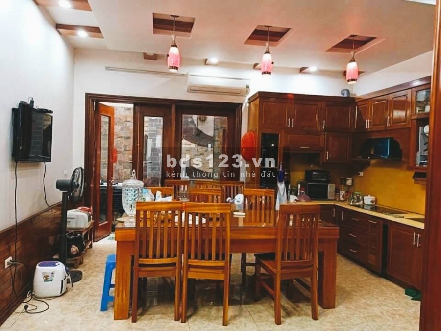 Bán biệt thự Nguyễn Sơn mặt tiền khủng 2 mặt ngõ giá cực rẻ, sổ đẹp chính chủ