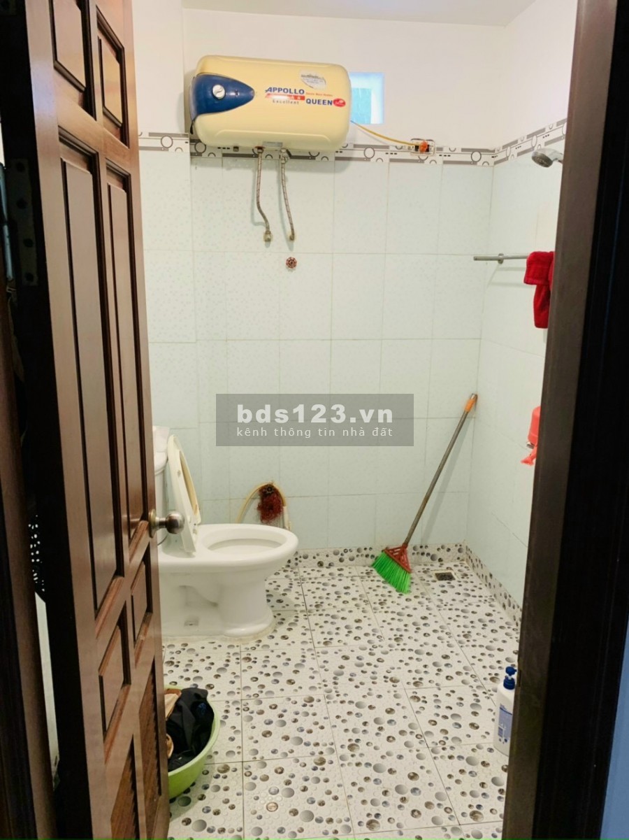 Bán nhà mặt đường đôi Phạm Văn Đồng, TP HD, 3.5 tầng, 64m2, mt 4m, 3 ngủ, gara, 3 tỷ 9