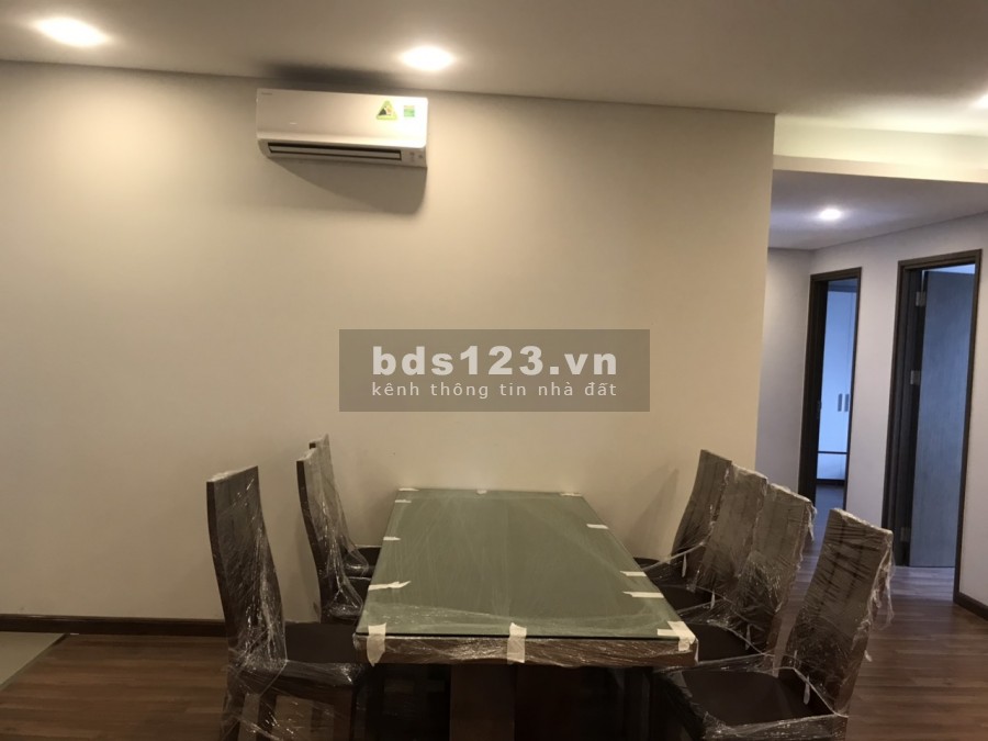 Bán căn hộ Ngoại Giao Đoàn, căn góc, đẹp lung linh,chỉ việc xách valy đến ở, LH 0944596256