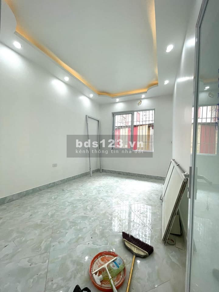 Bán Nhà Tam Trinh trung tâm phố chính diện tích sử dụng 30m2, 4 tầng, nhỉnh 2 tỷ