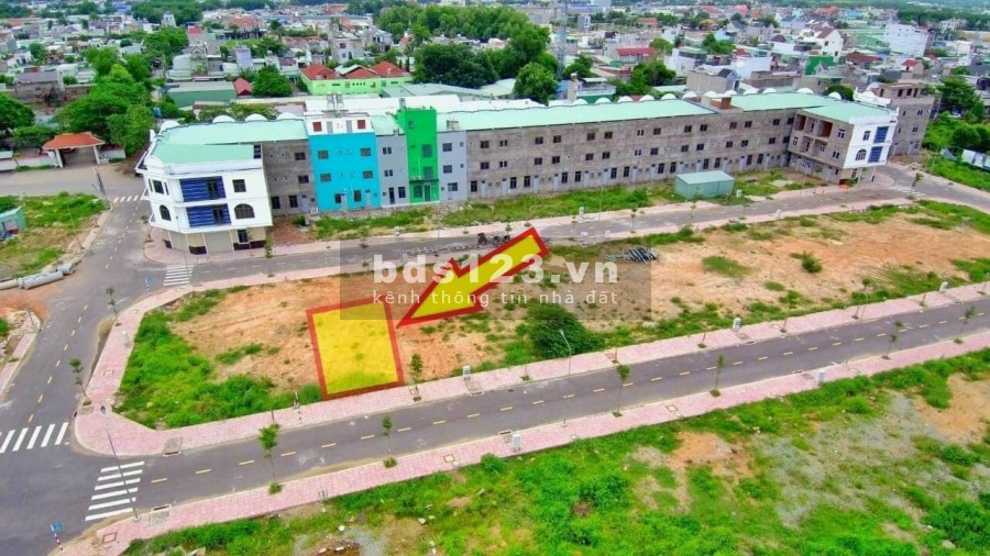 Đất nền dự án Uni Mall Center mặt tiền đường An Phú 18, giá bán 1.566 tỷ