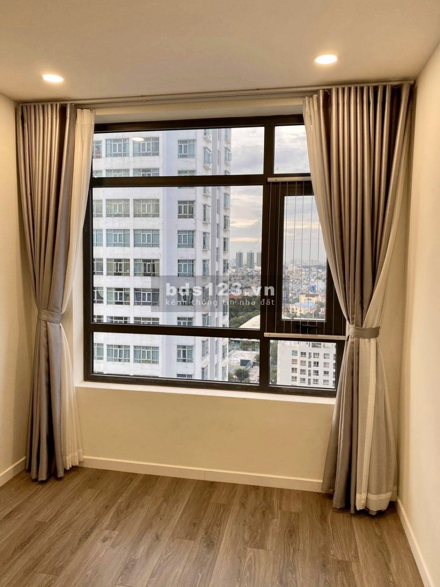 Chính chủ bán lỗ căn hộ Central Premium 70m2 2PN, giá chỉ 3,3 tỷ bao gồm 102%, liên hệ xem nhà