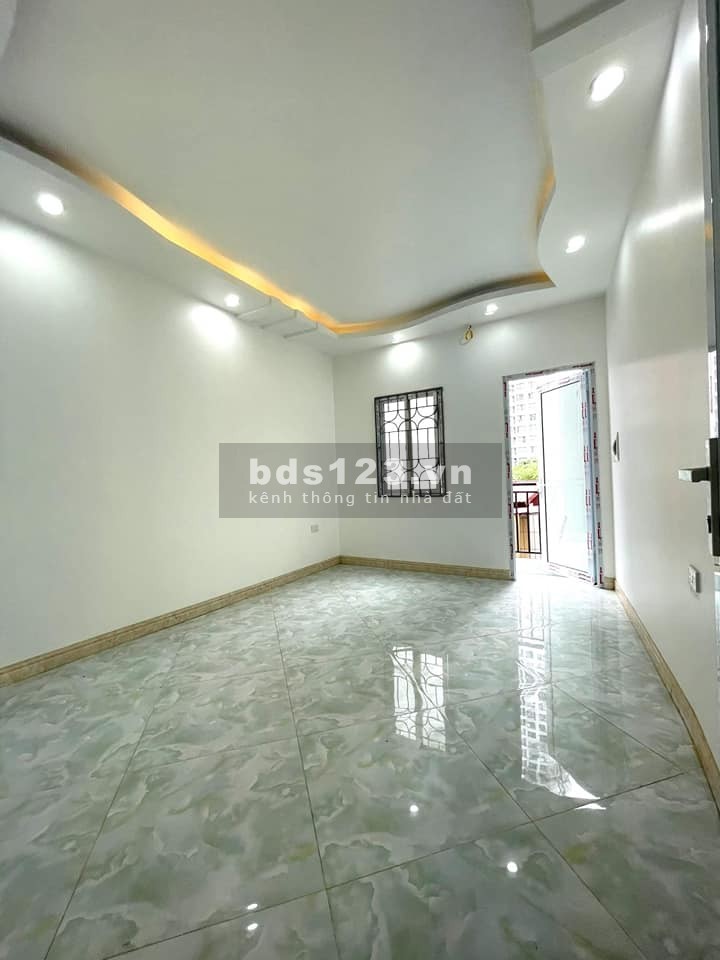 Bán Nhà Tam Trinh trung tâm phố chính diện tích sử dụng 30m2, 4 tầng, nhỉnh 2 tỷ