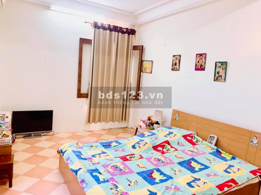 Bán nhà trung tâm Ba Đình, vị trí đẹp gần ô tô 3 bước ra hồ 3 mặt tháng, sân rộng