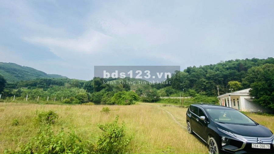 Đất diện tích 1445m2 có 800m2 thổ cư bám hồ Tuyệt đẹp Phú Minh Kỳ sơn Hoà Bình